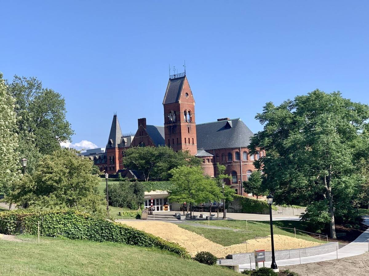 康奈尔法学院截止2018年,共有58位康奈尔大学的校友或教研人员曾荣获