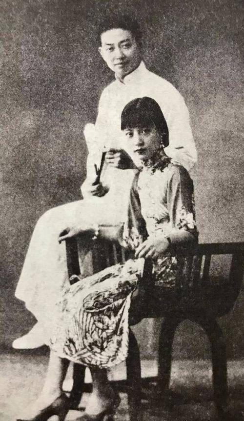 当时的梅兰芳已有了第二任夫人福芝芳,与第一任王明华相比,在性格上