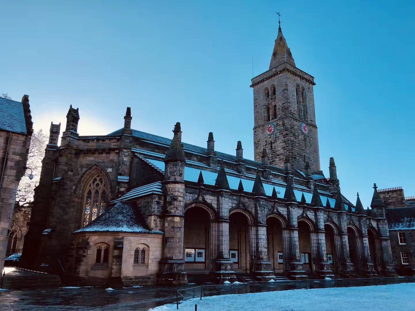 英国留学面对新的申请季,想要拿到心仪大学的offer应该注意些什么呢?