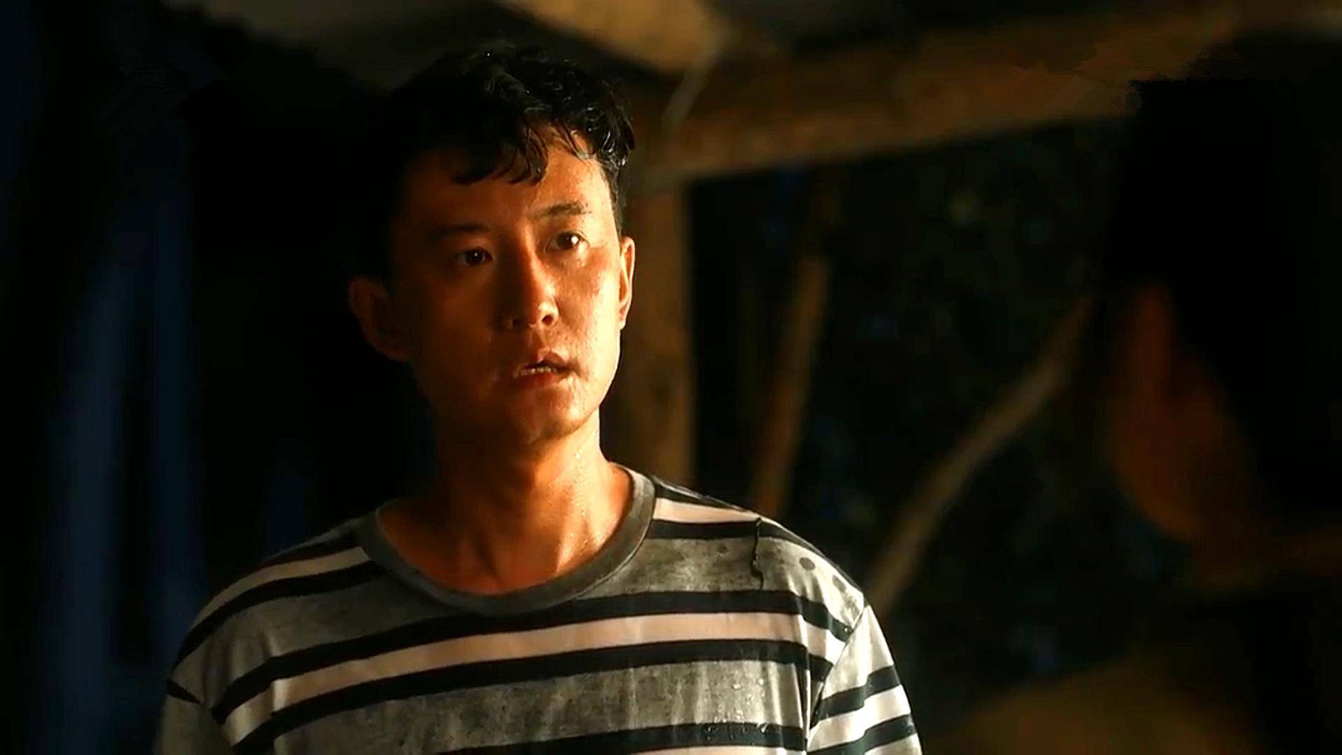 原创装台三皮眼中充满了欲望像爱上了小龙女的尹志平