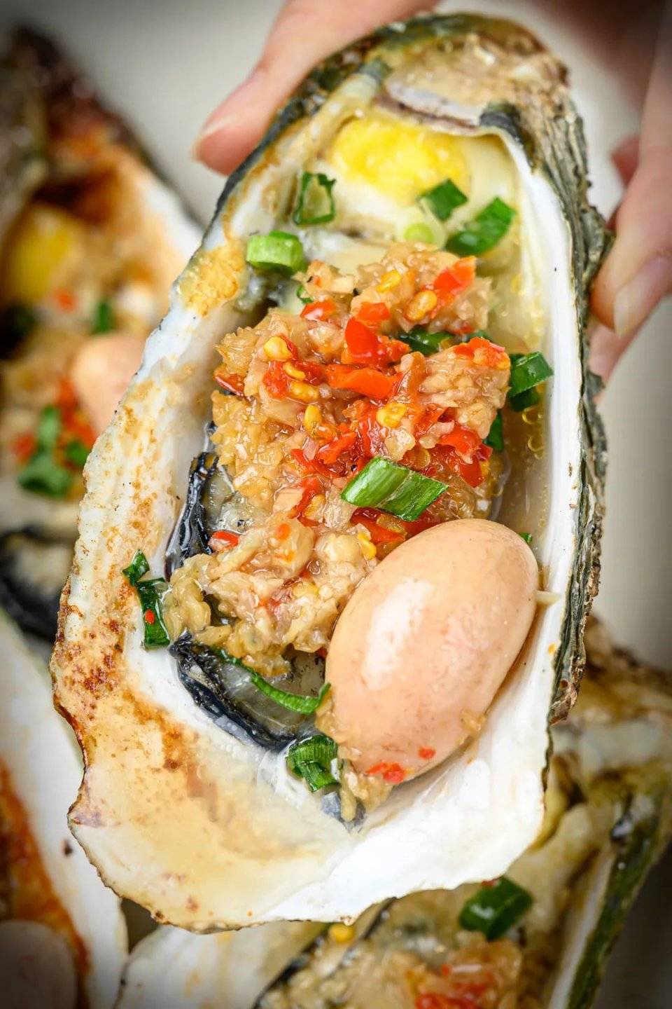 鹌鹑蛋一打,嫩鸡子一怼,瞬间进化成豪放的鸡子生蚝,连神仙吃了都要抖