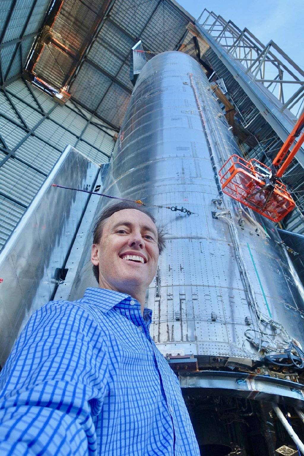 马斯克视察完最新的星舰sn9 它就压垮了支架