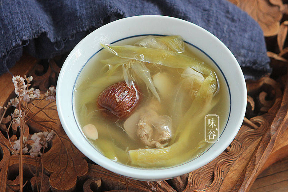 有些人会问:霸王花是火龙果花吗?