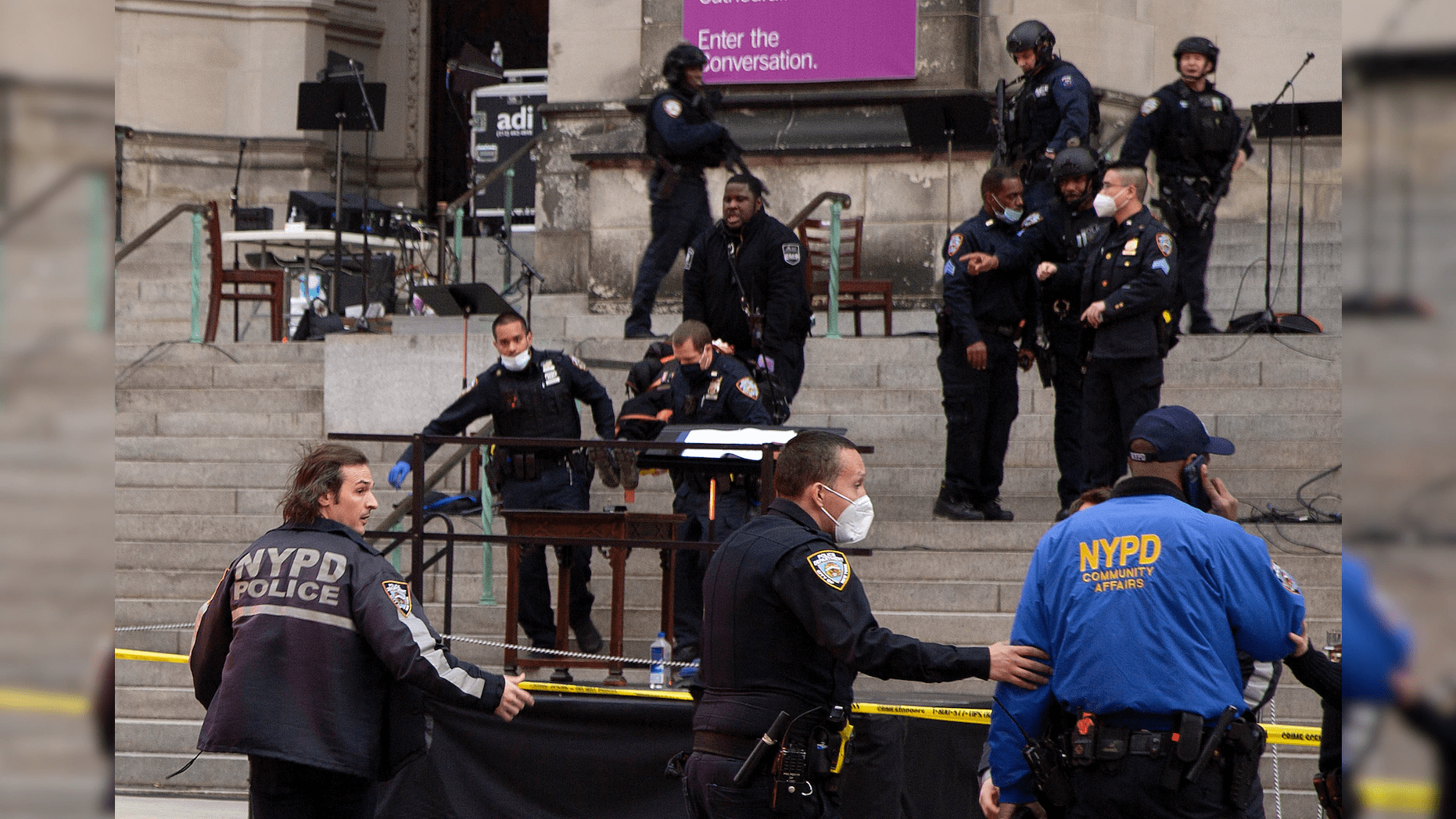 原创美国纽约枪击案视频流出,枪手大喊"杀了我!