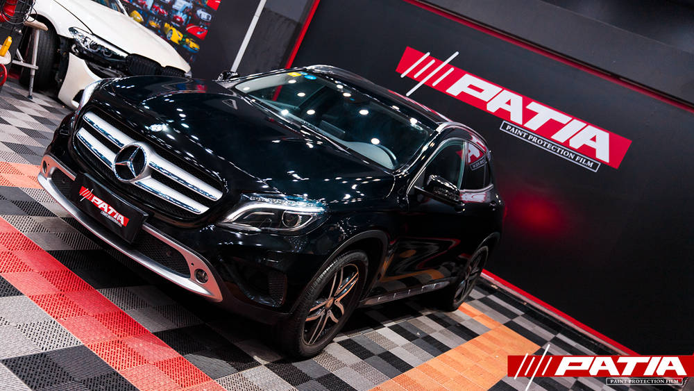 奔驰gla200亮光黑改色贴膜效果图,南昌奇诺汽车贴膜专注汽车改色贴膜