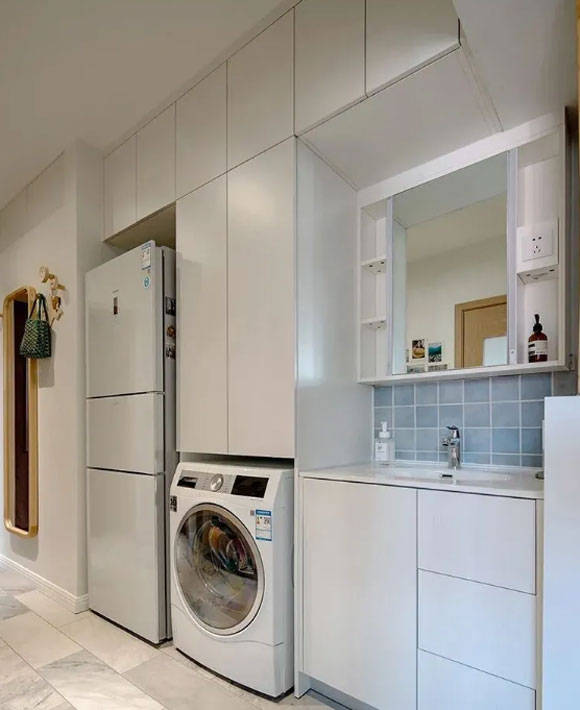 56㎡二手房改造洗衣机冰箱放过道餐厅装书柜一居室也能这么美