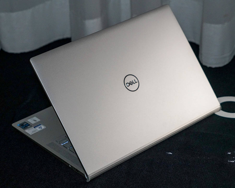 一块"斩蓝屏"的艺术 戴尔灵越7400