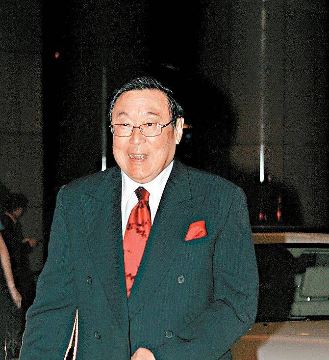 赵世光是20世纪80年代四大船王之一赵从根的儿子,有着深厚的家庭背景.