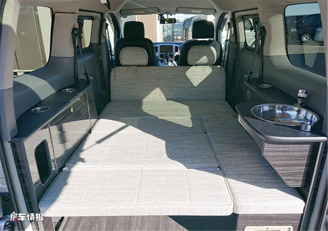 日产nv200房车高18米能进地库魔术空间变大床和客厅