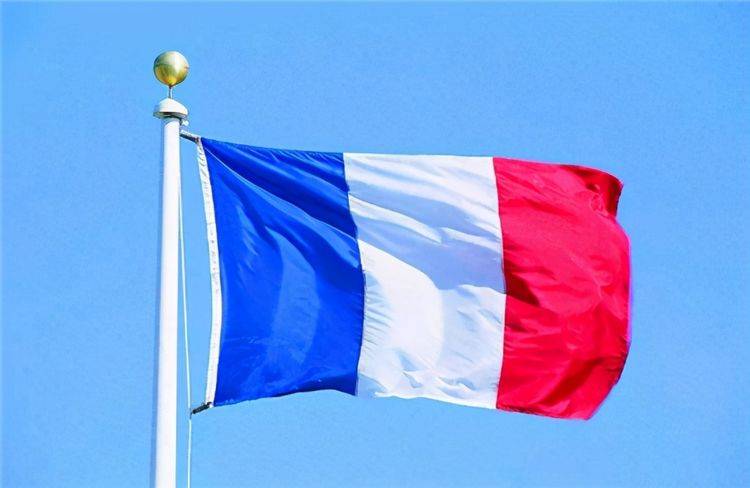 历史上唯一将白旗作为国旗的国家,飘扬了百年,如今成联合国五常_法国