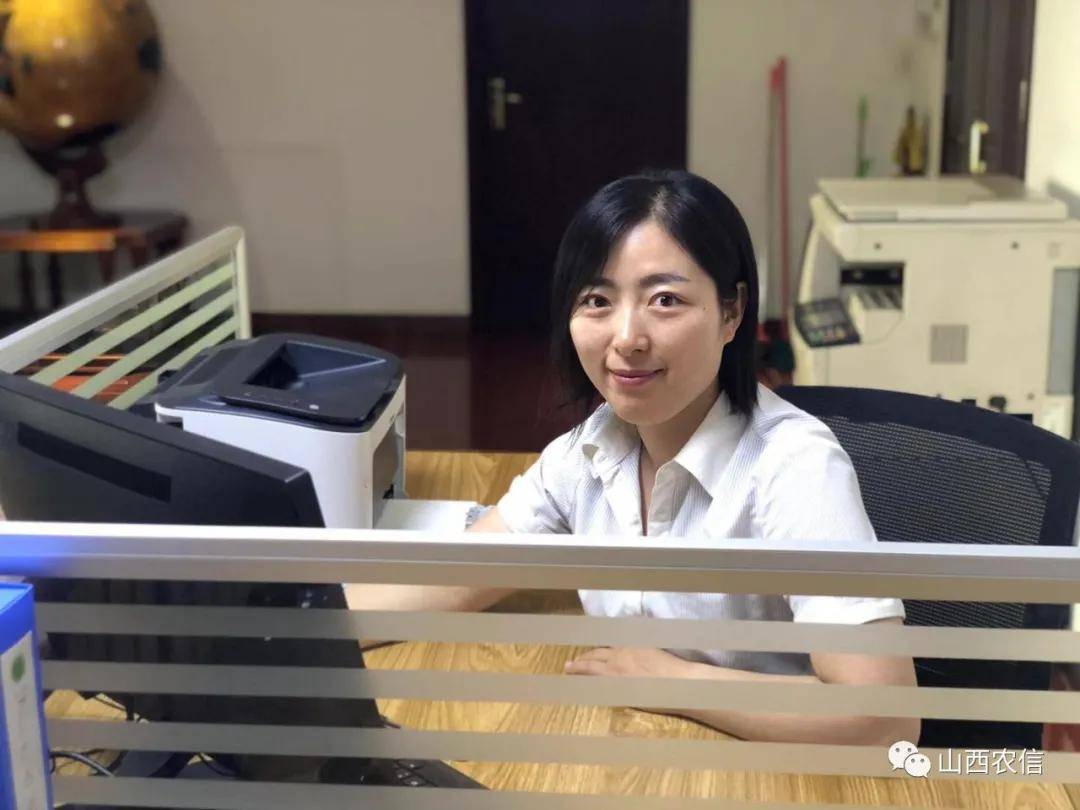 段秀玲以过硬的业务技能诠释争做优秀农信人的信念