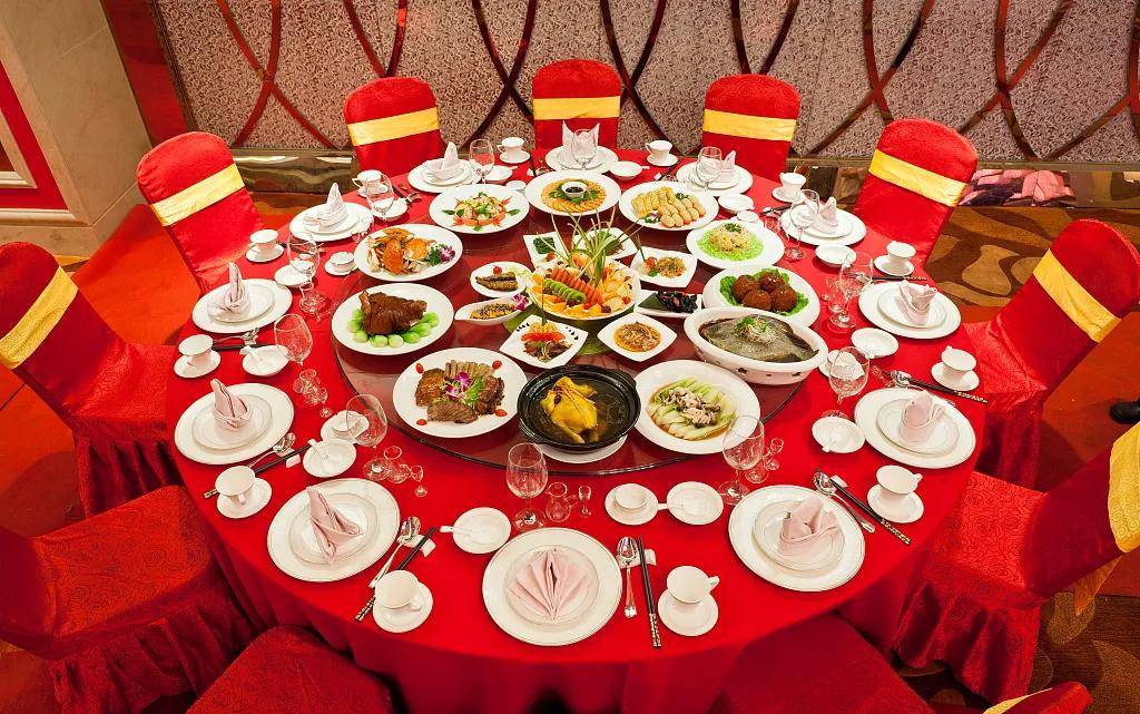 重庆沙坪坝华圆国际酒店为你讲述宾席摆婚宴都有什么习俗