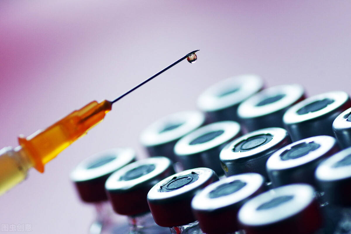 国家卫生健康委医政医管局监察专员焦雅辉表示,我们从前期新冠病毒