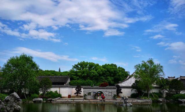 浙江古称西湖的景区，坐落于宁波，5A级别门票只需30元