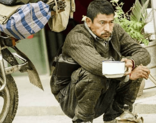 原创刘德华的民工郭富城的民工何炅的民工看到他这气质没谁了