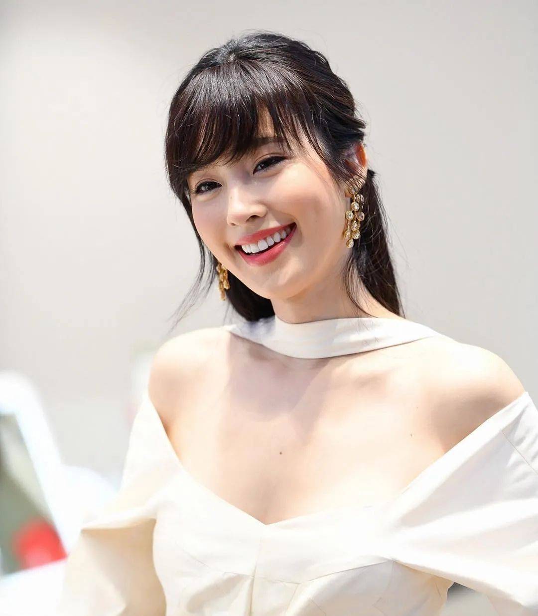 作为泰国最美的lady boy,她是最性感的"直男女神"!