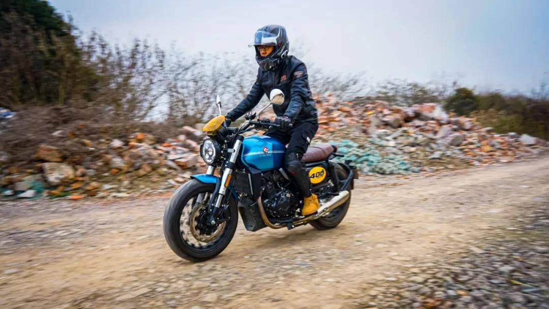 胖虎试驾赛科龙re3摩登版英伦复古颜值担当改装潜力无穷