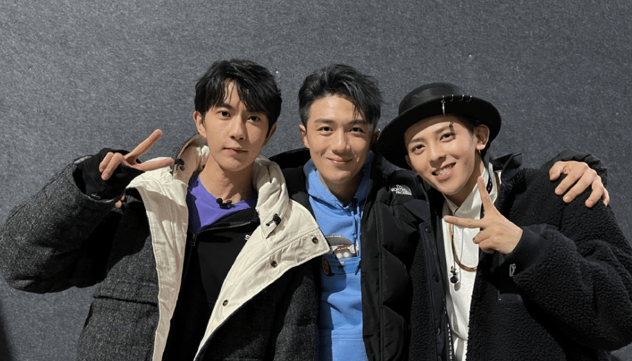 符龙飞晒于朦胧李泽锋合照,于朦胧的动作引网友惊呼磕到糖!