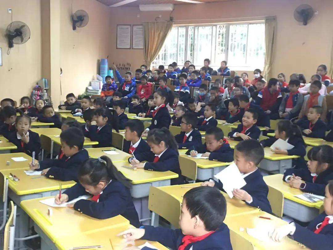 tdog青少儿编程科普营公益讲座走进集美英村小学