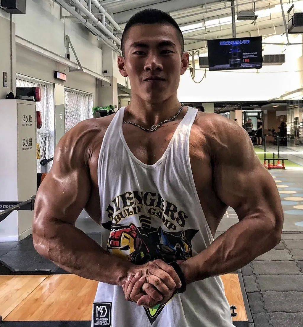 原创174大鼻子肌肉男浑身腱子肉颜值高身材好网友被征服了