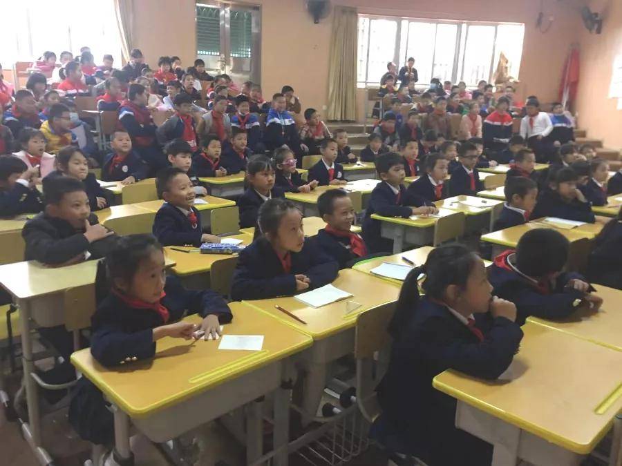 tdog青少儿编程科普营公益讲座走进集美英村小学