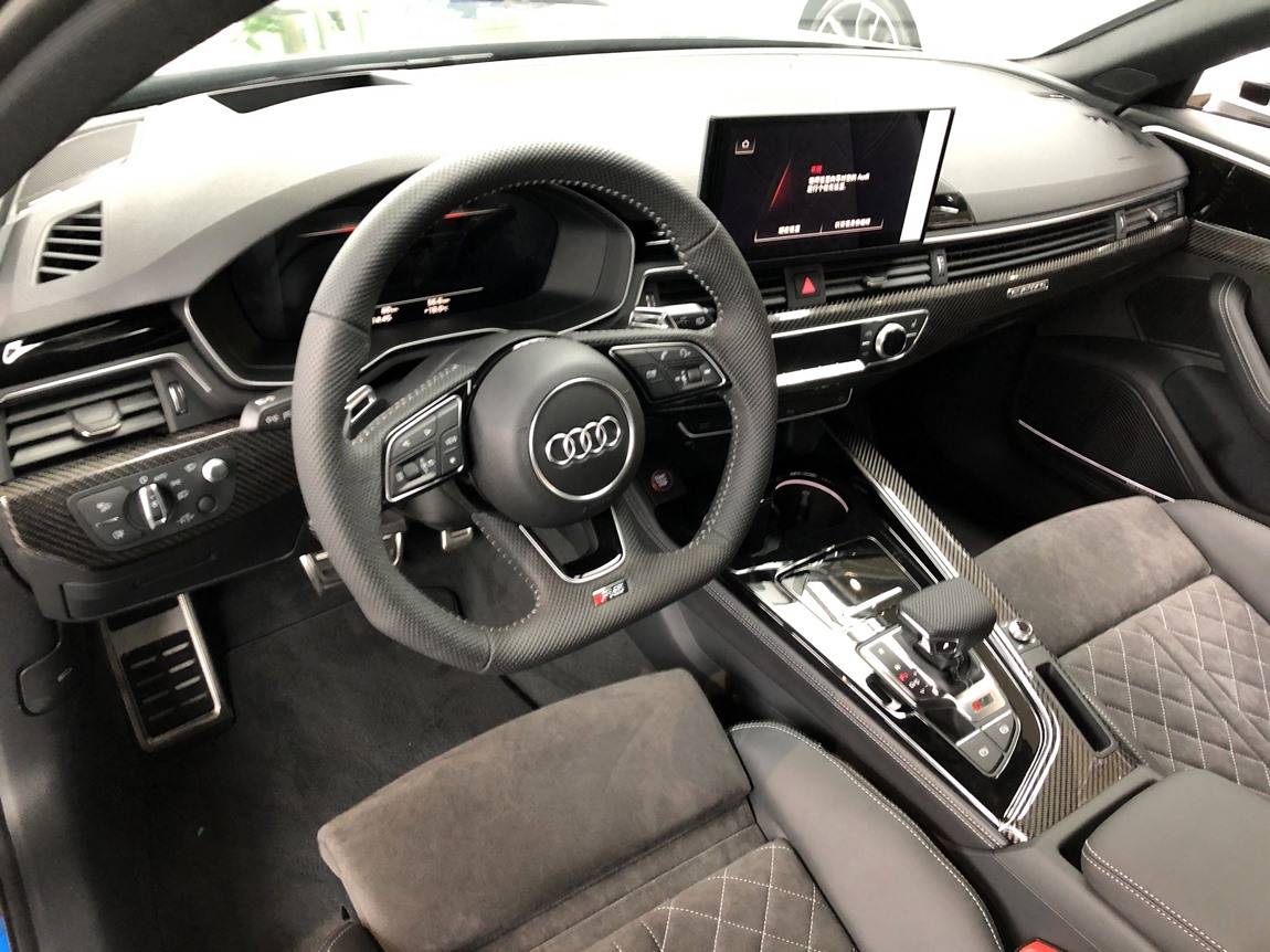 奥迪rs4 avant 索诺马绿黑内 最新款