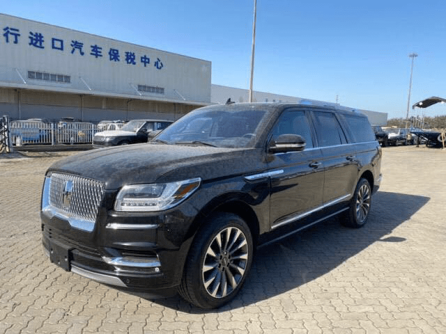 2020款林肯领航员年底抢先降价席卷天津港