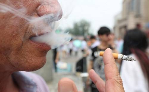 3.5亿烟民着急,专家:涨价帮助戒烟!-搜狐大视野-搜狐新闻