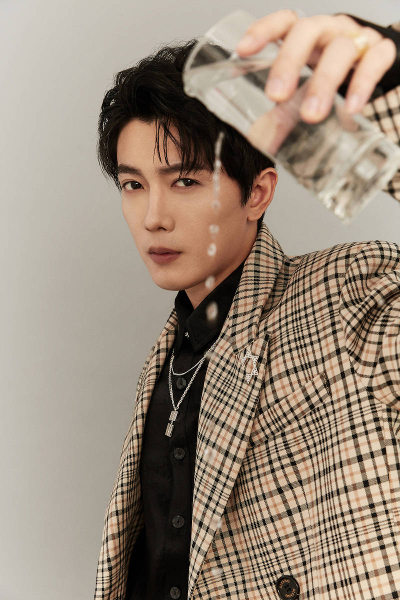 李亭哲写真曝光掀起冬日禁欲风