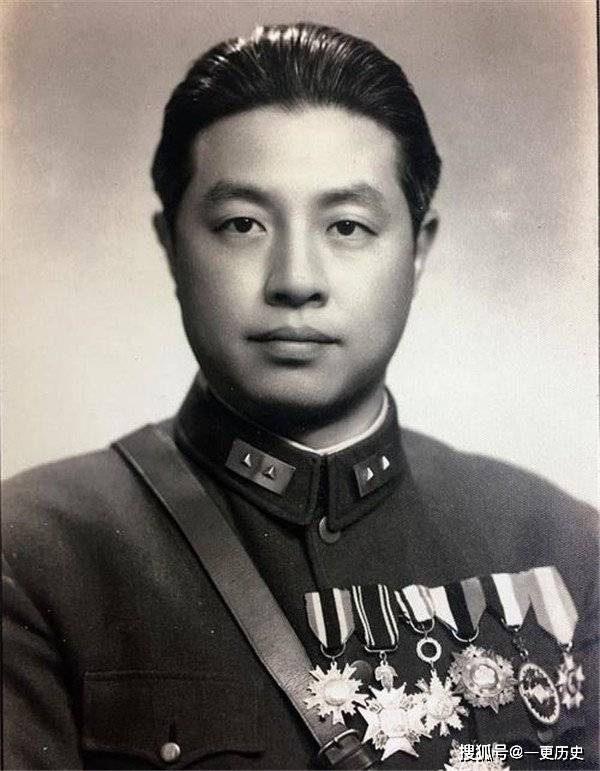黄埔军校一期最小学员37岁升中将孙女是家喻户晓的明星