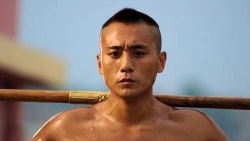两人同演《血色浪漫》，今一人低调无人识，另一人3夺影帝惹人羡-搜狐大视野-搜狐新闻
