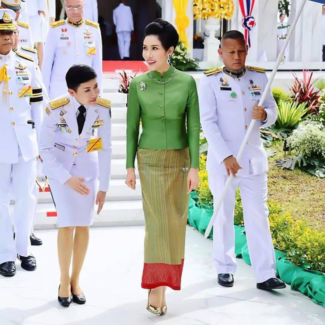 在玛哈所有娶进门的女人中,我最佩服的是贵妃诗妮娜