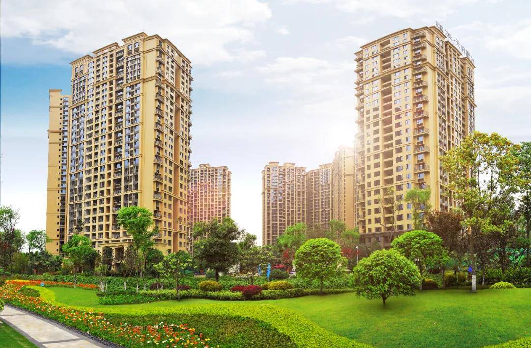 2011年,建发在大源的第一个项目 —— 建发天府鹭洲拔地而起,与此同时