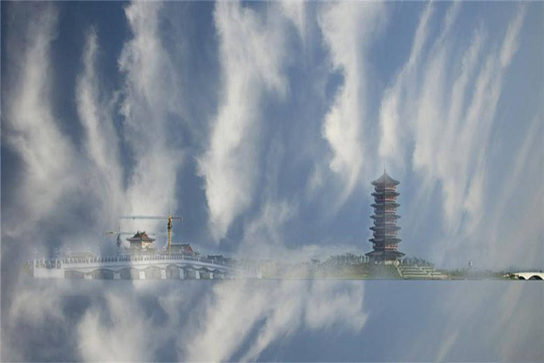 起初大家认为是海市蜃楼造成,要知道海市蜃楼的原理是由于光折射反应