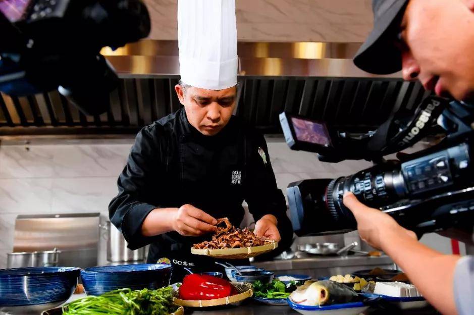 元旦将至!锁定国美app,看直播赏美食,学做菜买买买