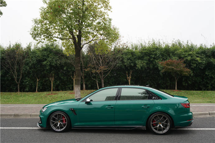 奥迪a4旧车变新车改色高亮森林绿邮政绿