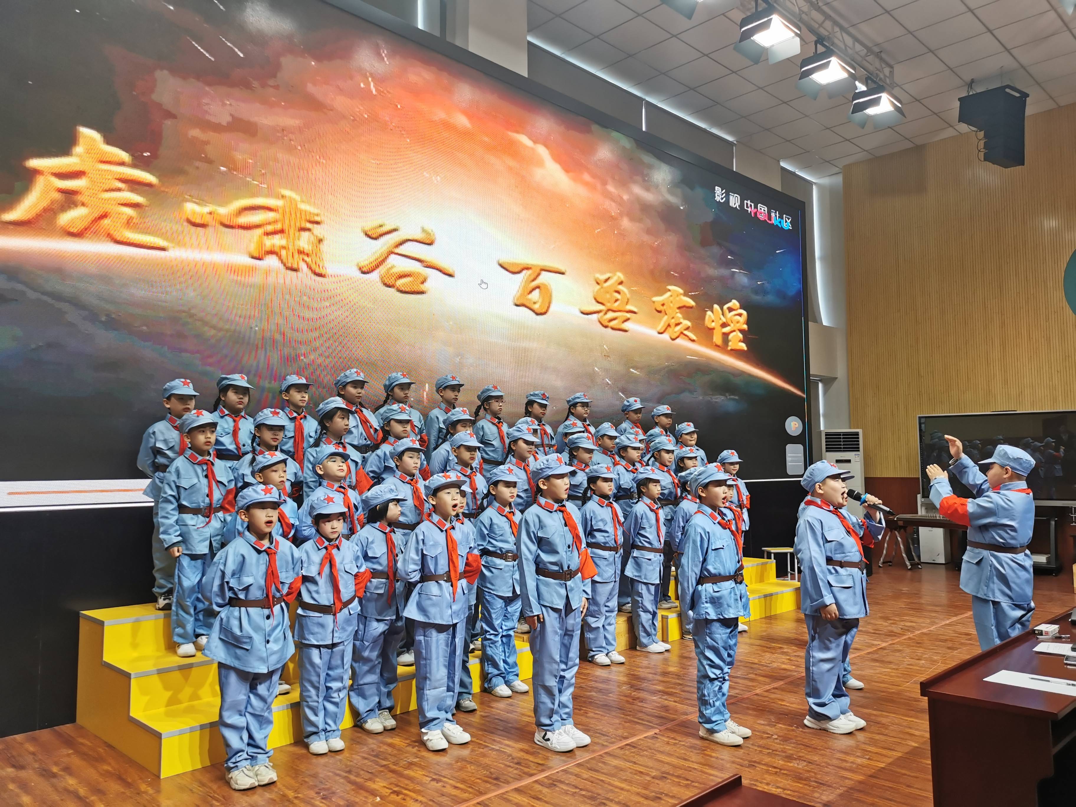 河北保定:竞秀区复兴小学1900余名学生诵读经典迎新年