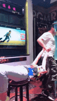 搞笑gif段子:5,老板终于想通了老板你终于明白了男女搭配干活不累你说