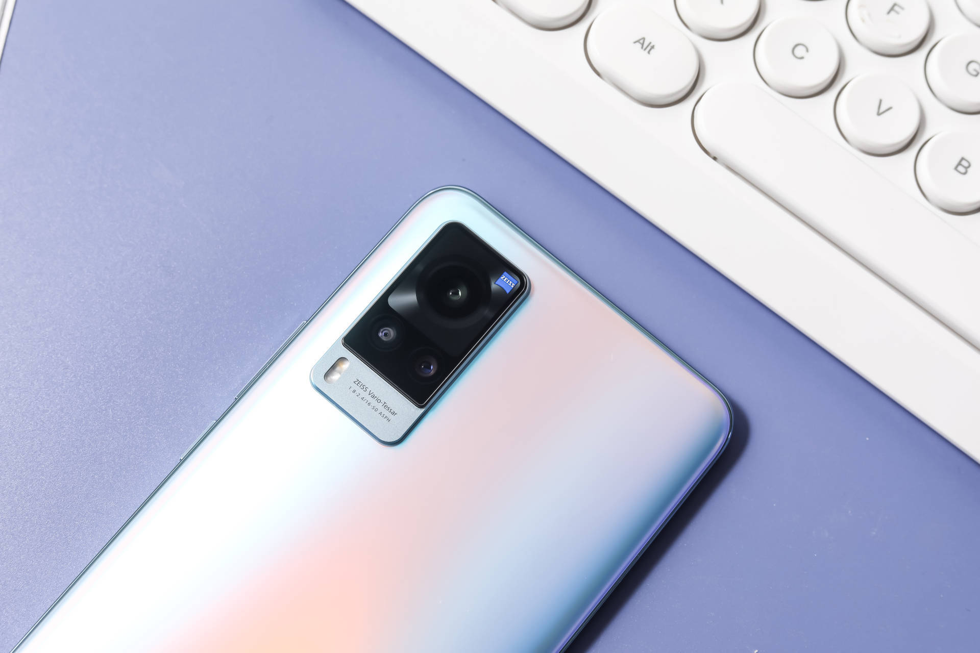 vivox60与蔡司强强联手,高品质镜头打造出色摄影体验_手机