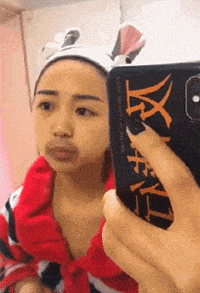 搞笑gif段子:这个脸刹堪称完美._妹子