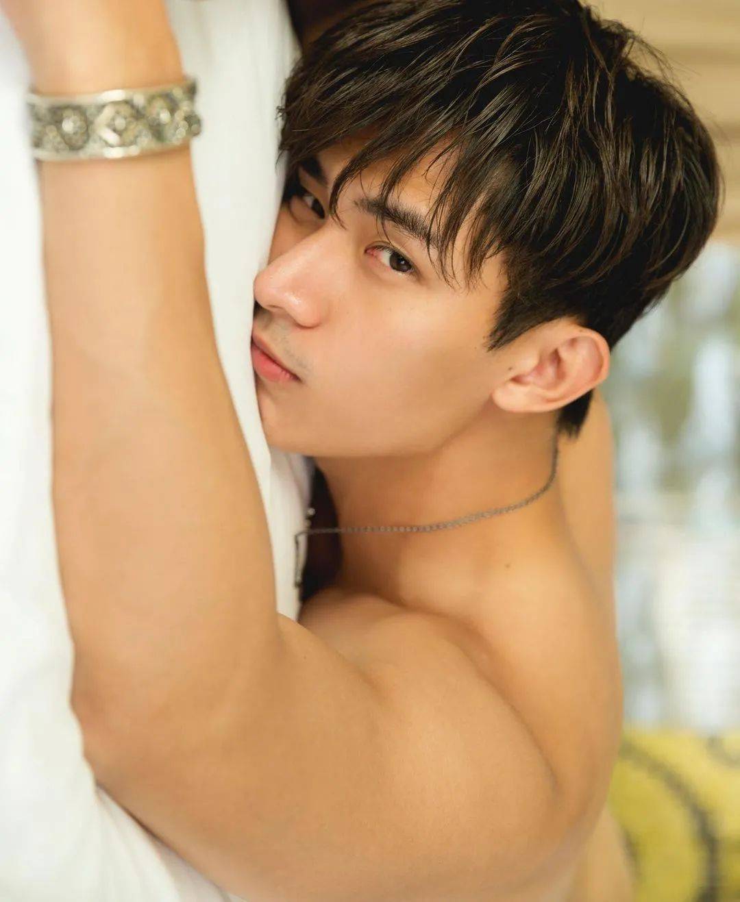 原创完美肌肉模特林家佑8块腹肌大长腿高鼻梁大胸肌太惹眼