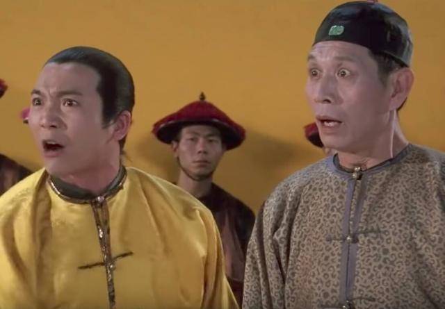 看过《九品芝麻官之白面包青天》的观众应该对里面的"常威"并不陌生.