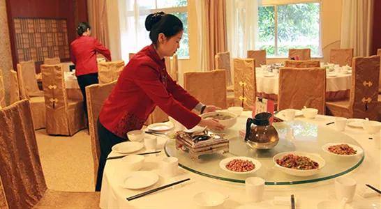 餐厅服务员引座上菜技巧多七大要领十二大事项请牢记