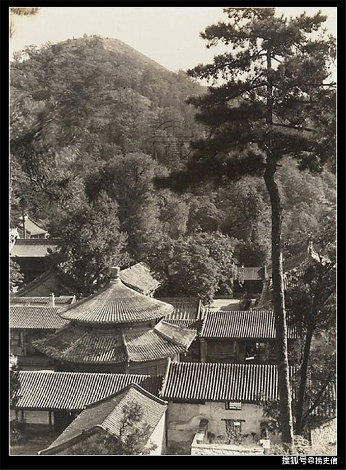 始建於西晉,距今已有近1700年的歷史,素有先有潭柘寺,後有北京城的