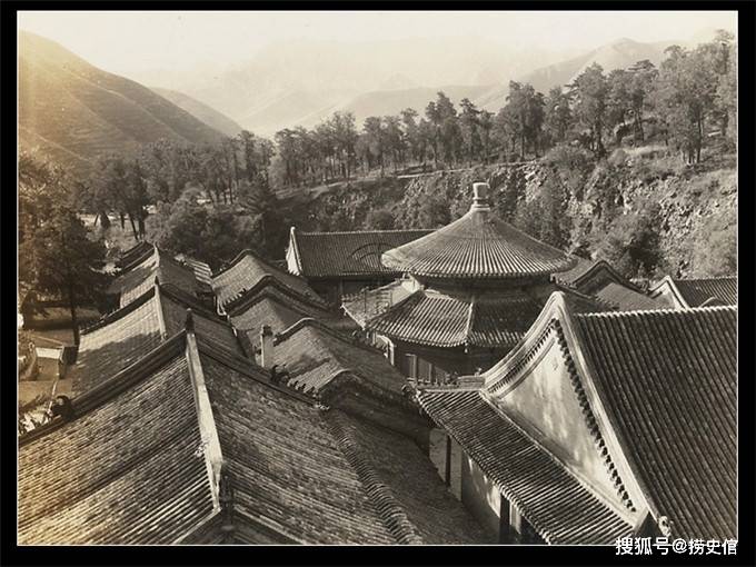 始建於西晉,距今已有近1700年的歷史,素有先有潭柘寺,後有北京城的