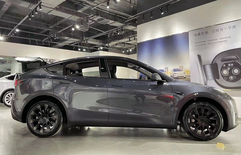首发| 到店体验model y,就凭这内饰,一天10万订单?