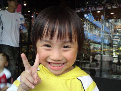 台湾童星小彬彬大家还记不记得被父亲寄生13年后近况如何