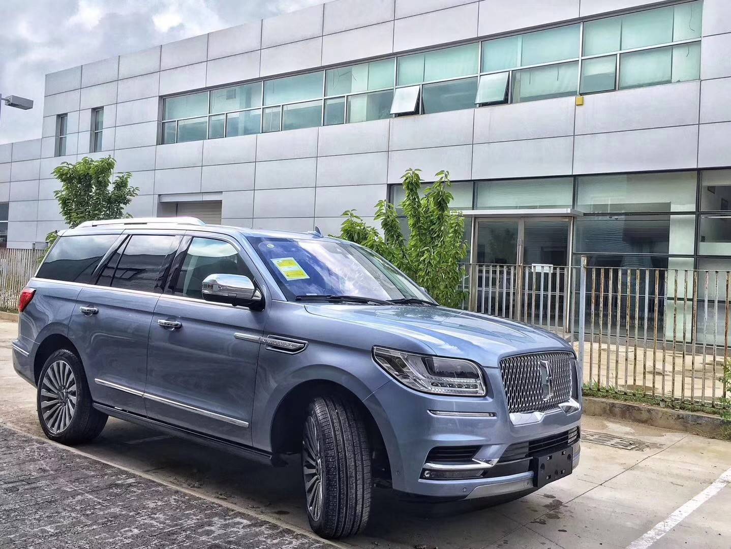 港口热销20款林肯领航员 全新设计彰显霸气