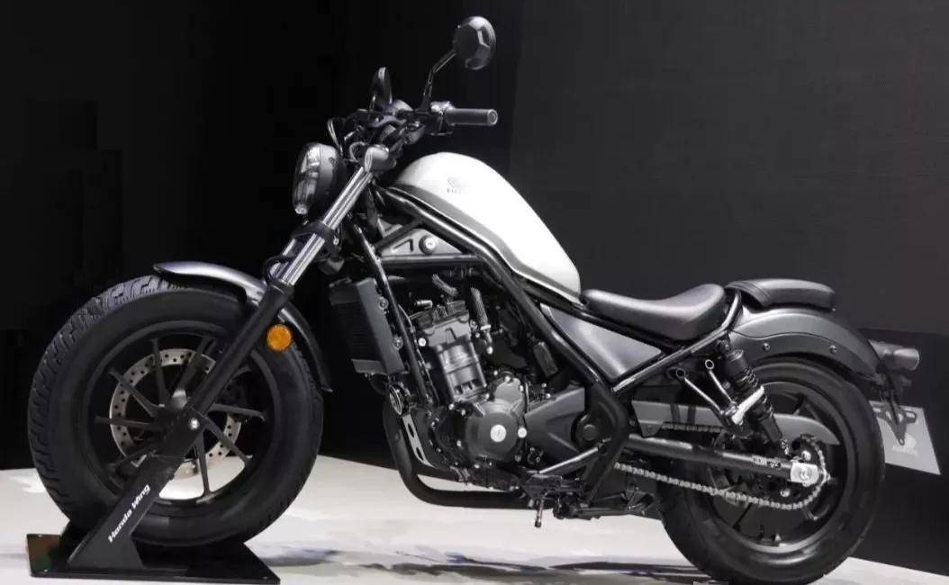 cm300从本次新车定价策略和honda wing店的铺开可以揣摩到,本田正在