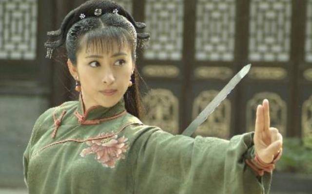 的演艺事业中,那段时间她也拍了几部作品,慢慢的自己的生活也步入正轨